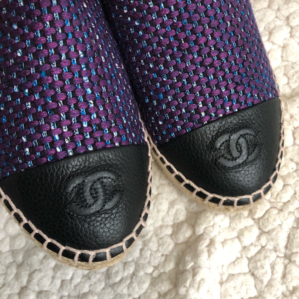 CHANEL Purple Tweed Espadrille Flats with Black Cap Toe and Jute Sole - Picture 10 of 16